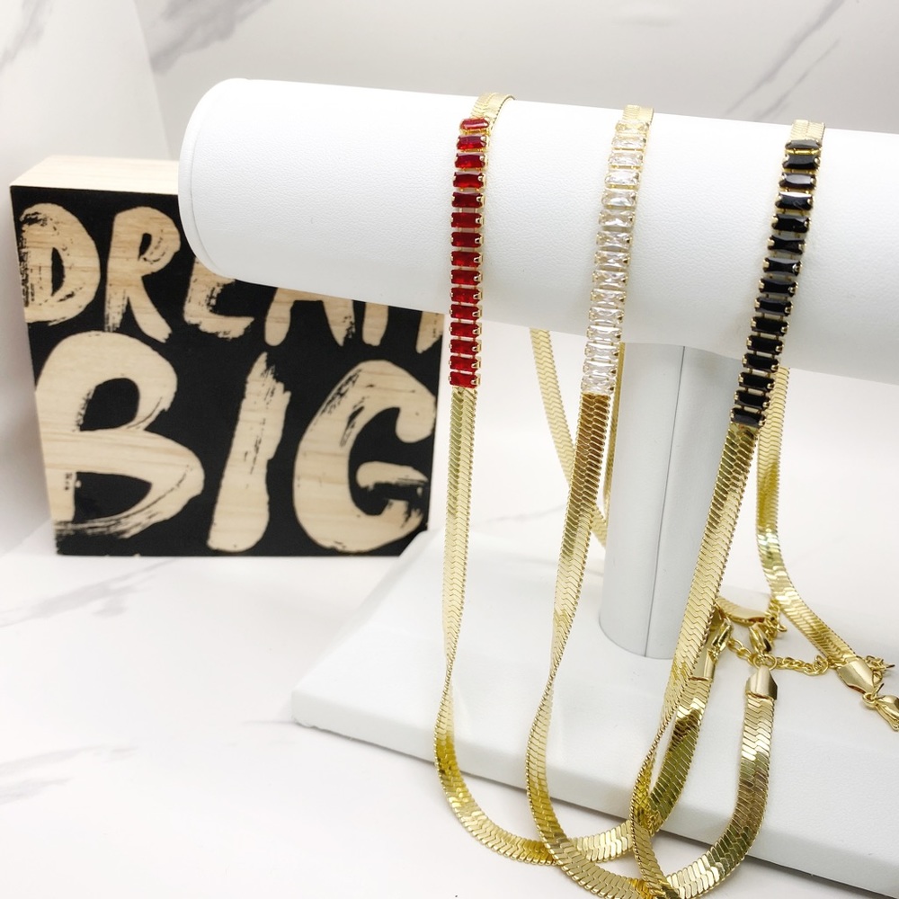Baguette herringbone necklace. 18k plated, zircon
